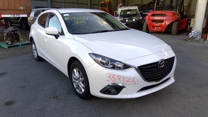 mazda 3 maxx 2015 review